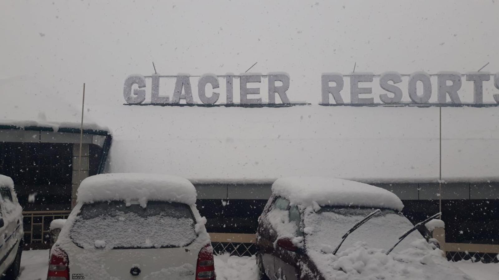 Hotel Glacier Resort Manāli Exterior foto